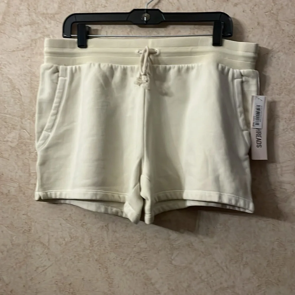 Good Threads Drawstring Shorts - Picture 2 of 8